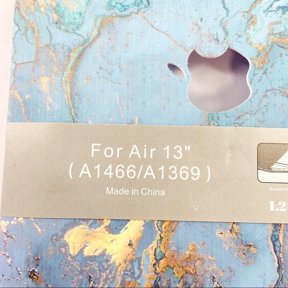 MacBook Air 13” Hard Cover Blue Marble - Picture 3 of 5